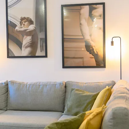 Cityscape 3- Vibrant Modern Apartamento Tirana