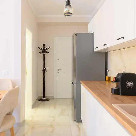 Cityscape 3- Vibrant Modern 티라나