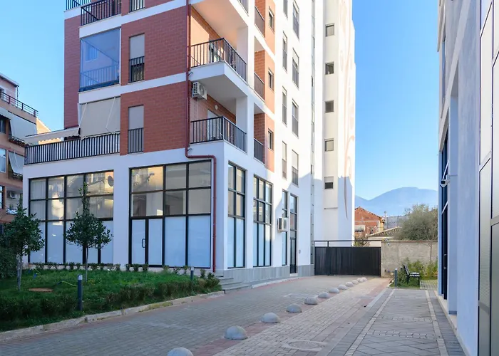 Cityscape 3- Vibrant Modern 公寓 地拉那